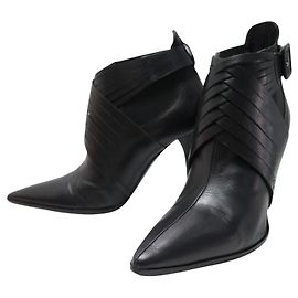 Hermès SAPATOS HERMES BOTINAS DE PONTA FINDA 35.5 COURO PRETO +CAIXA Preto