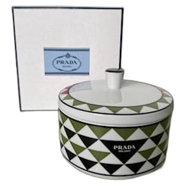 Prada-Porcelain jewelry box with lid Prada Triangles.-White