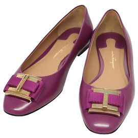 Salvatore Ferragamo Escarpins en cuir violet doré Auth sw478 Doré Violet