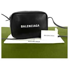 Balenciaga-Sac à bandoulière en cuir Balenciaga Everyday-Noir