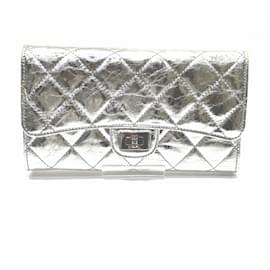 Chanel-Portefeuille long métallique argenté Chanel Matelassé 2.55-Argenté