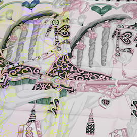 Hermès-Hermes Carre 90 Scarf in Cream and Gold-Golden,Cream