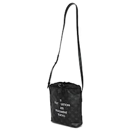 Louis Vuitton-Sac à épaule Monogram Eclipse Louis Vuitton-Noir