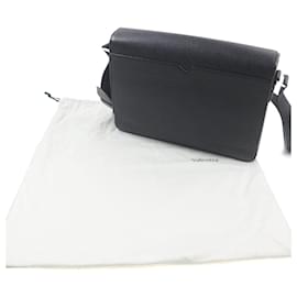 Valextra-Valextra V-Line Leather Shoulder Bag-Black