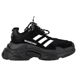 Balenciaga-Balenciaga x Adidas Tripe S Sneakers in Black Polyester-Black