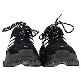 Balenciaga-Balenciaga x Adidas Tripe S Sneakers in Black Polyester-Black