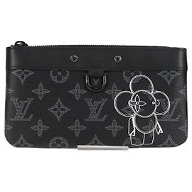 LOUIS VUITTON Eclipse Vivienne Pochette Apollo PM Pouch M62897 LV Auth 123832AM Monogramma