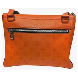 Louis Vuitton-Sac Messenger Taigarama Louis Vuitton-Bleu