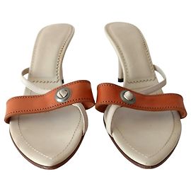 Yves Saint Laurent Sandali Beige