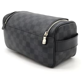 Louis Vuitton-Pochette de toilette Damier Graphite Louis Vuitton N47625-Noir