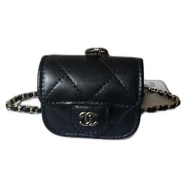 Chanel Quilted Leather AirPods Case – Like New” Black