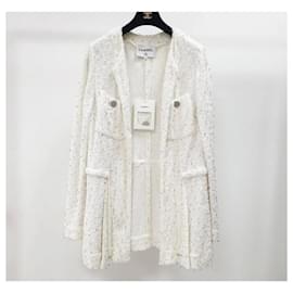 Chanel-NWT Chanel Cuba White Boucle  Beading Cardigan Sz.46 Pre-owned-White