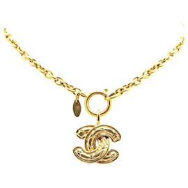Chanel-Chanel Gold Gold Plated CC Quilted Pendant Necklace-Golden
