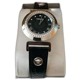 Neue Versace-Uhr für Frauen. Schwarz