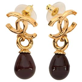 Orecchini Chanel CC perle marroni/brune D'oro