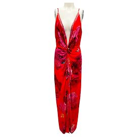 Robe maxi à décolleté en V profond ornée de fleurs rouges / roses Camilla Rouge