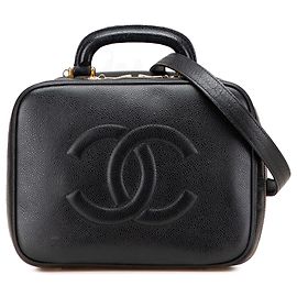 Estojo de vaidade em caviar preto CC da Chanel Preto