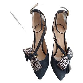 Décolleté Chloé in pelle nera con fiocchi strass Nero