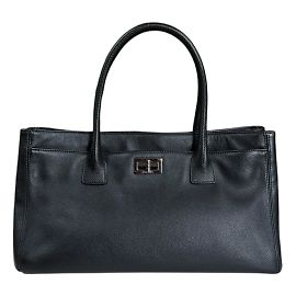 Sac à main exécutif Chanel 2.55 Noir