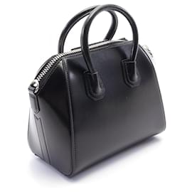 Givenchy-Givenchy Leather Antigona Handbag BB50TNB1R0001-Black