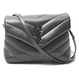 Yves Saint Laurent Sac à bandoulière Loulou Toy en cuir matelassé Saint Laurent 678401 Noir