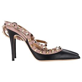 Pumps Caged Rockstud Valentino Garavani in pelle nera Nero