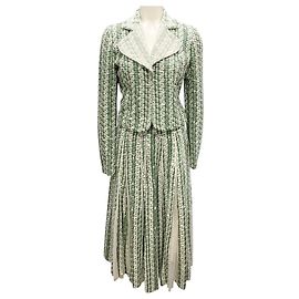 Conjunto de jaqueta e saia vintage em tweed verde / marfim da Carolina Herrera Verde