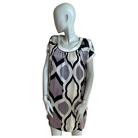 Sandro Seidenkleid mit geometrischem Muster Grau