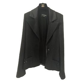 Black Chanel jacket in Tweed Black
