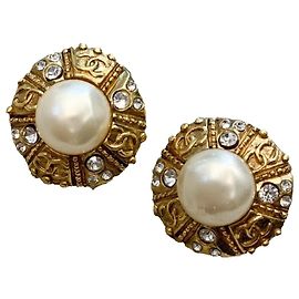Boucles d'oreilles Chanel CC perles et strass dorées Bijouterie dorée