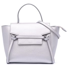 Céline Bolsa de cinto em couro de bezerro laminado prateado Celine Prata
