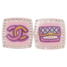 Brincos Chanel Coco Mark Motivo Matelassé de plástico com strass multicoloridos Rosa Azul Laranja