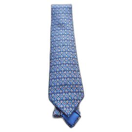 cravatta Hermès con la sua scatola Blu