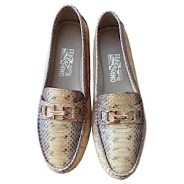 Salvatore Ferragamo Gancini Mehrfarben