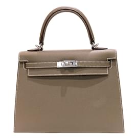 Hermès-Sac à épaule Hermes Kelly 25 en gris Etoupe-Taupe