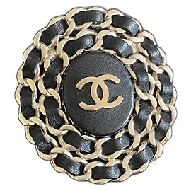 Broche Maxi Chanel em couro preto e metal prateado Preto Prata