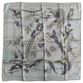 Hermès Lenço de seda As Aves das Ilhas Bege Bege