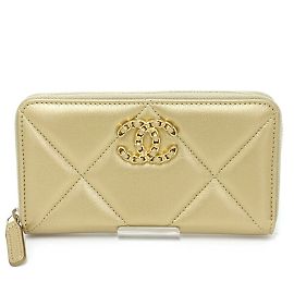 Cartera con cremallera Chanel 19 Small en piel de cordero dorada Dorado