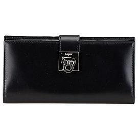 Salvatore Ferragamo Gancini Calf Long Wallet Black