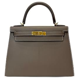 Hermès-Sac Kelly 28 Etoupe 2023 en cuir Epsom-Marron