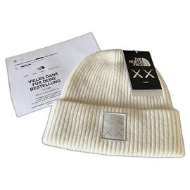 KAWS x The North Face Bonnet Mütze Moonlight Ivory NF0A7WMI12J Crème