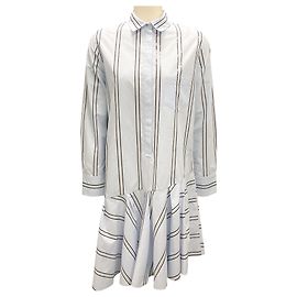 Hellblau gestreiftes Baumwollhemdkleid mit tiefem Taillenbund von Brunello Cucinelli Blau