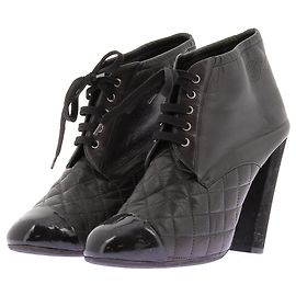 Chanel Leder-Stiefeletten mit Absatz Schwarz