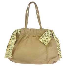 Prada 2-Wege-Tasche aus Pythonleder mit Band Braun Beige
