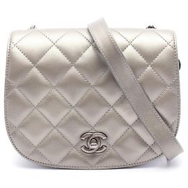 Borsa a spalla in pelle dorata Chanel D'oro