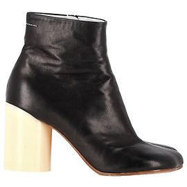 Maison Martin Margiela Botas ankle de bico quadrado MM6 Maison Margiela em couro preto Preto