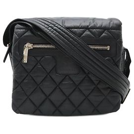 Bolsa de ombro em nylon matelassé Coco Cocoon da Chanel Preto