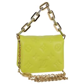 LOUIS VUITTON Monogram Emboss Coussin Bolsa de Cintura Bolsa de Cuero 2way LV Auth 121504SM Amarillo