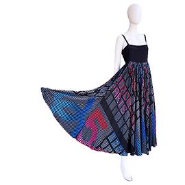Chanel Vestido Maxi de Seda com Logo CC 40 FR 13K$ Multicor