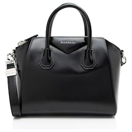 Givenchy-Givenchy Calfskin Antigona Small Satchel-Black